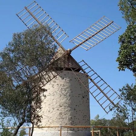 Дом отдыха In Near Camargue Reserve *